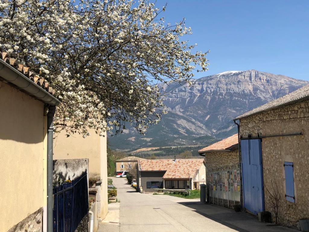 Gite Des Nals Montmaur-en-Diois Exterior foto